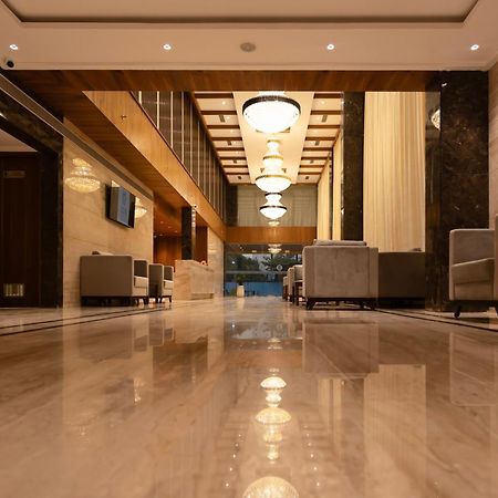 Icon Grand Hotel By Bhagini Bangalore Extérieur photo