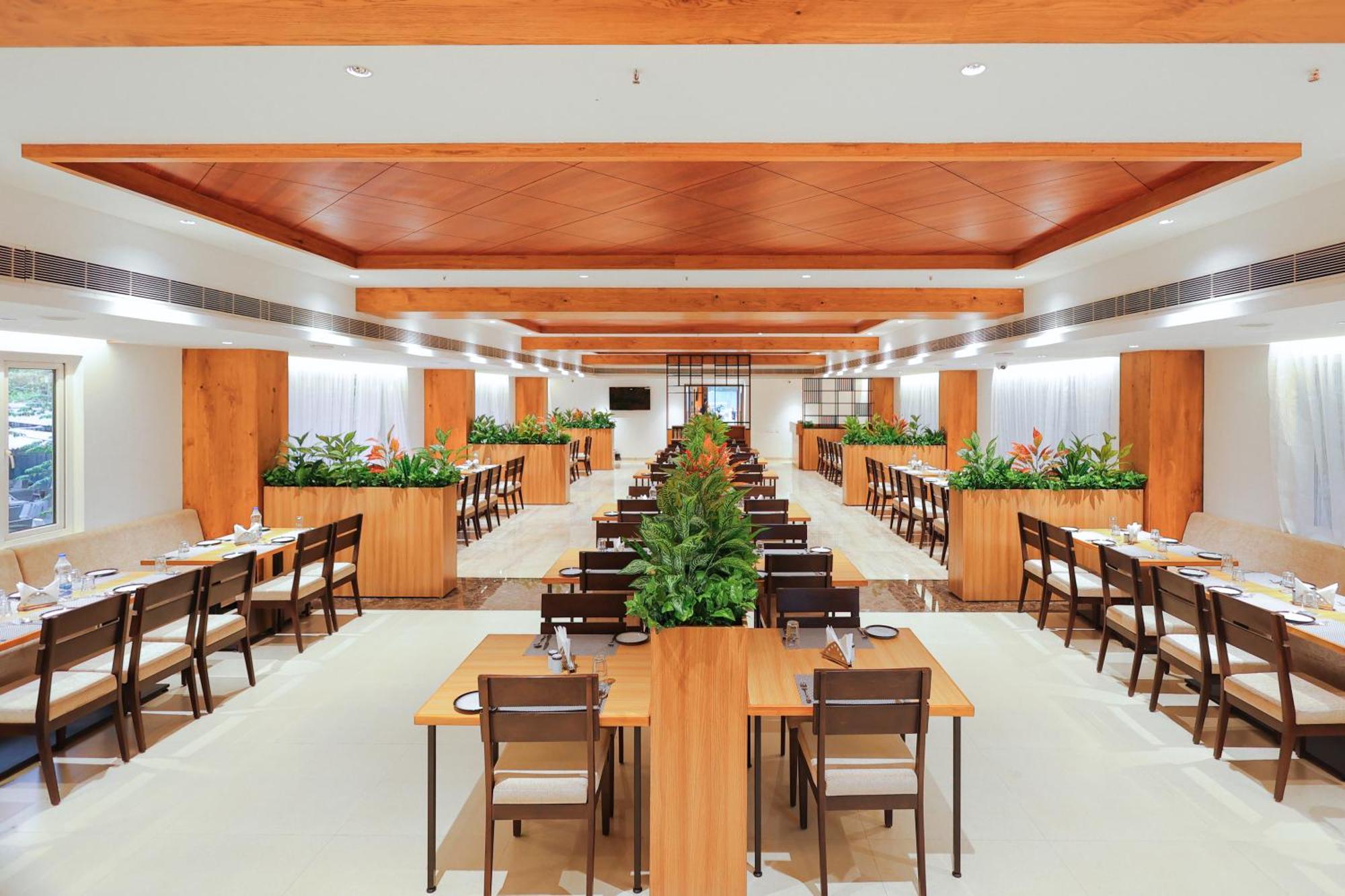 Icon Grand Hotel By Bhagini Bangalore Extérieur photo