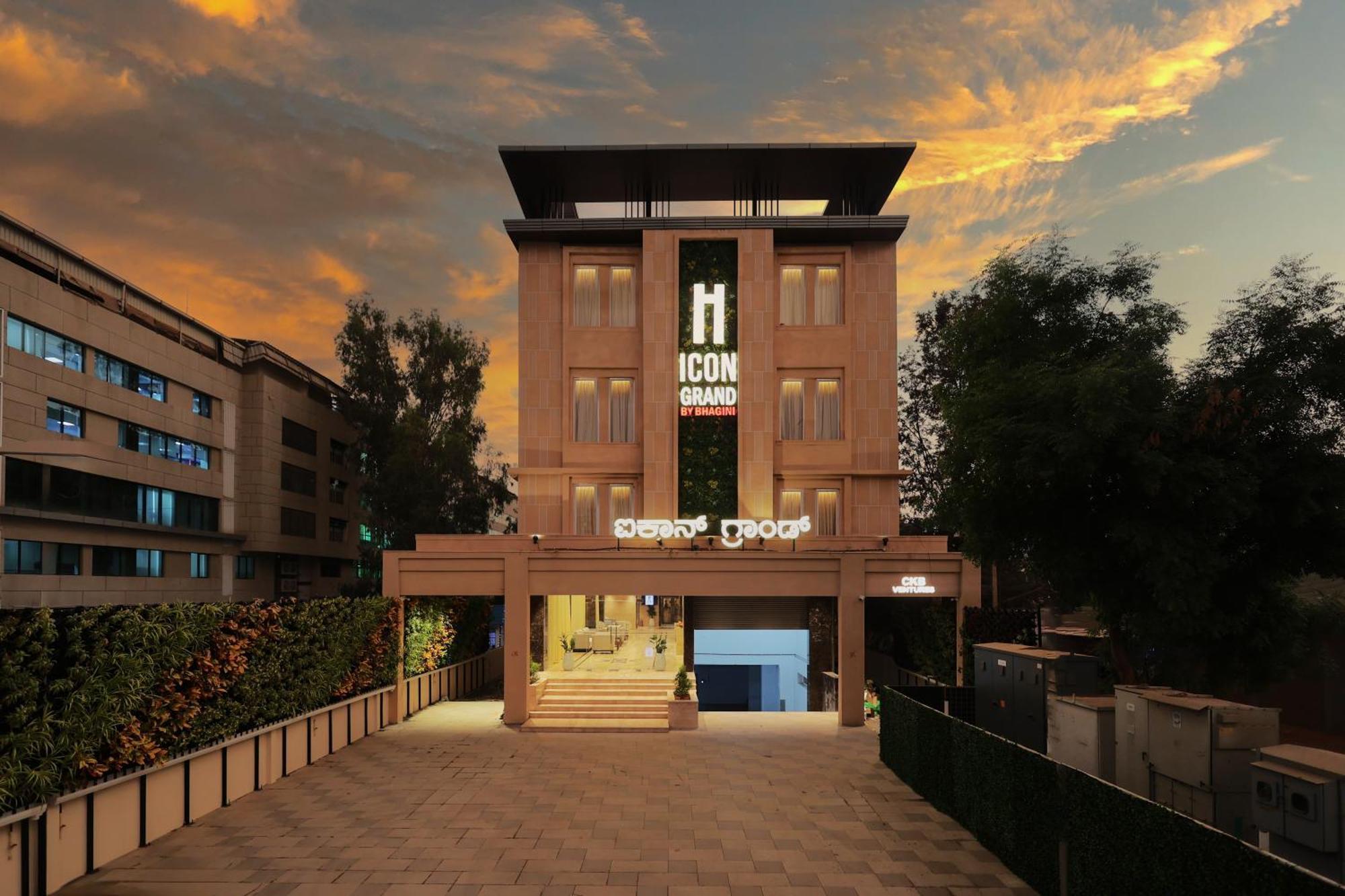 Icon Grand Hotel By Bhagini Bangalore Extérieur photo