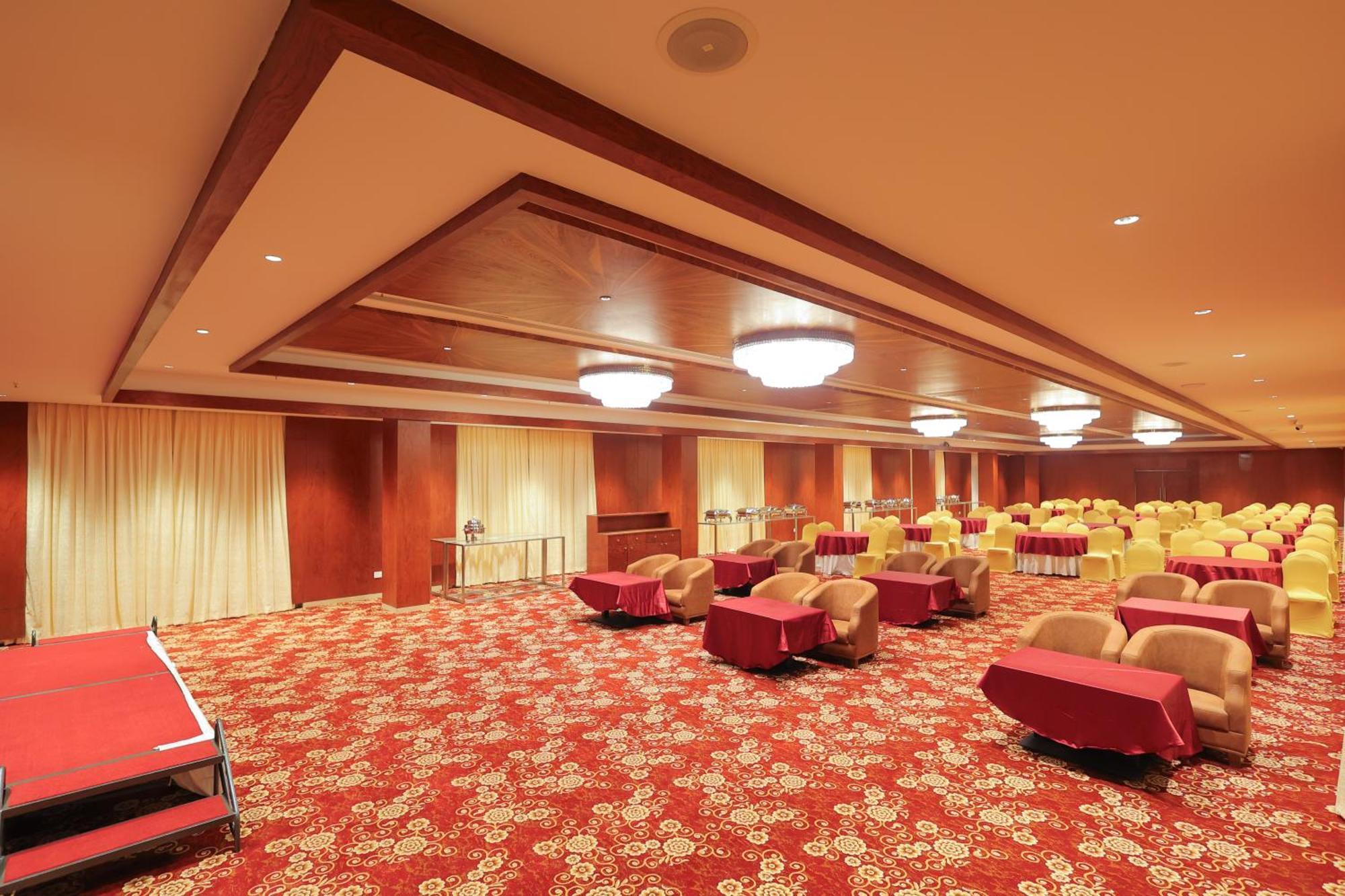 Icon Grand Hotel By Bhagini Bangalore Extérieur photo