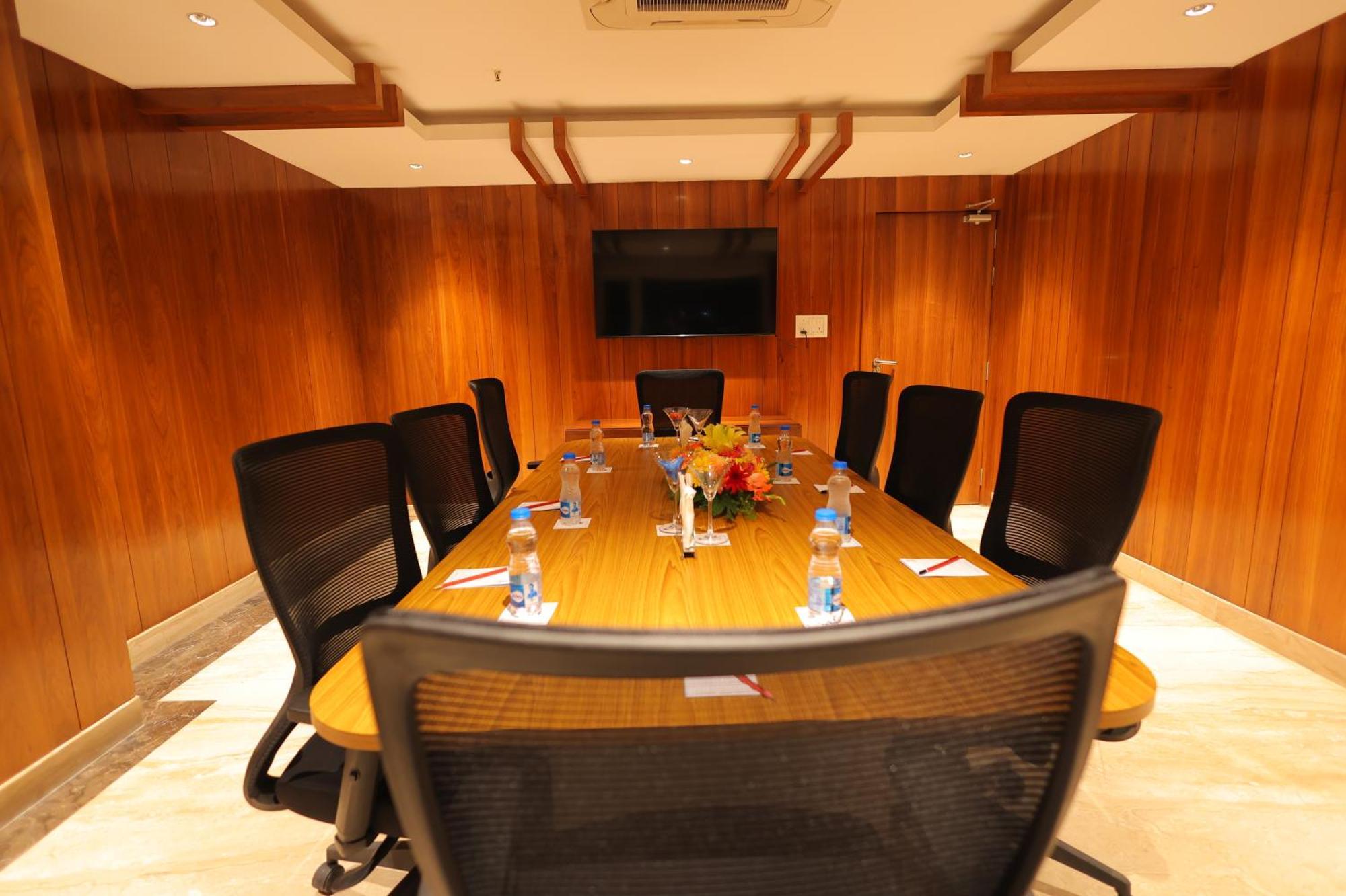 Icon Grand Hotel By Bhagini Bangalore Extérieur photo