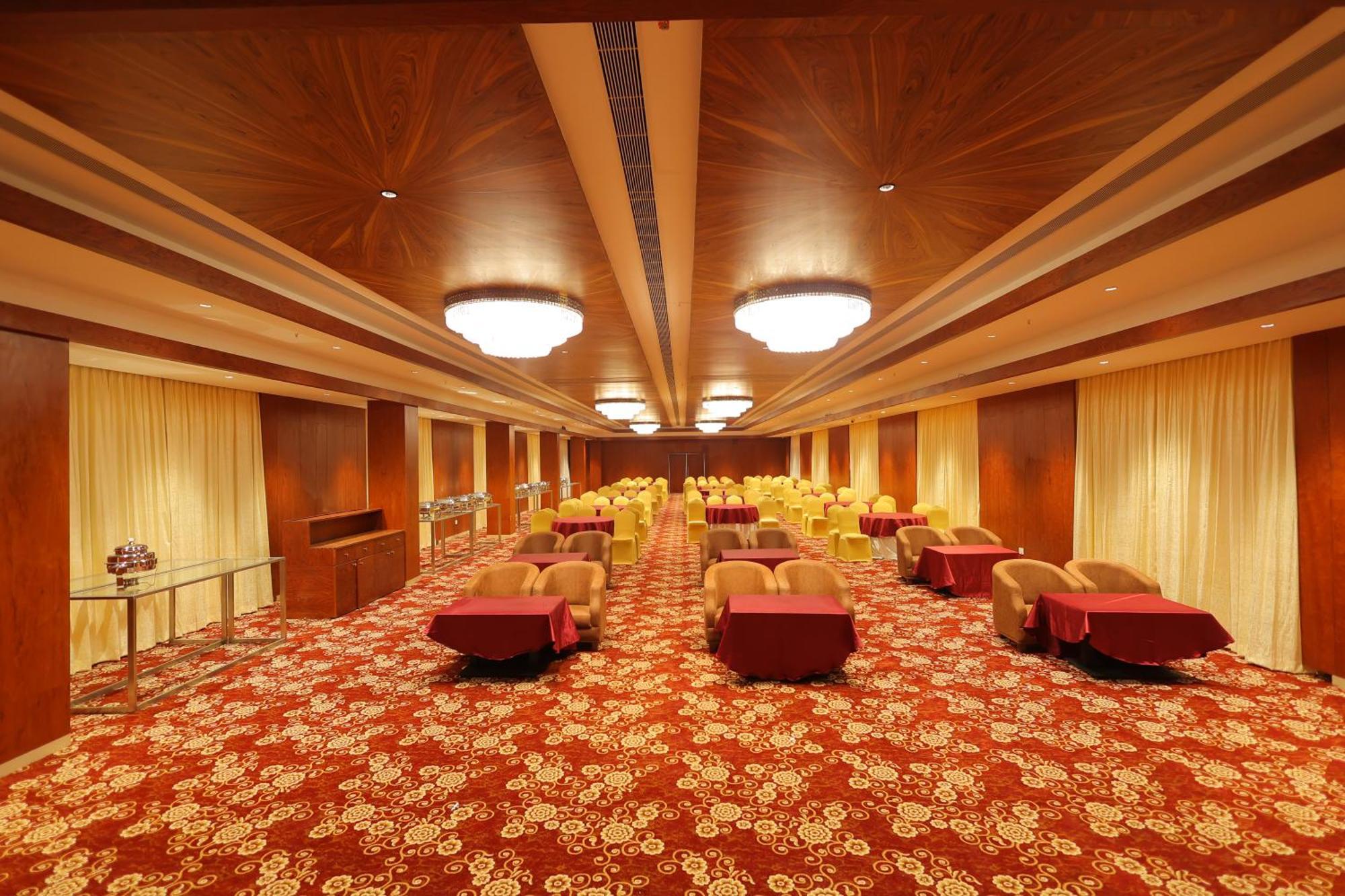 Icon Grand Hotel By Bhagini Bangalore Extérieur photo