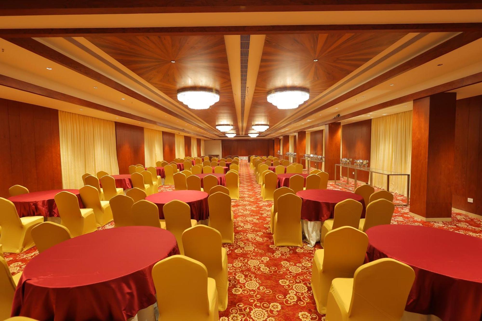 Icon Grand Hotel By Bhagini Bangalore Extérieur photo