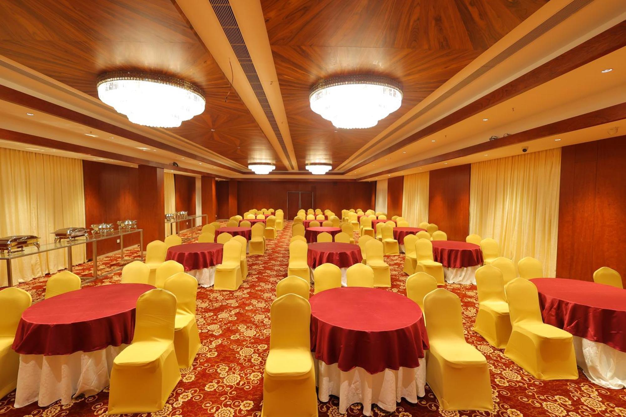 Icon Grand Hotel By Bhagini Bangalore Extérieur photo
