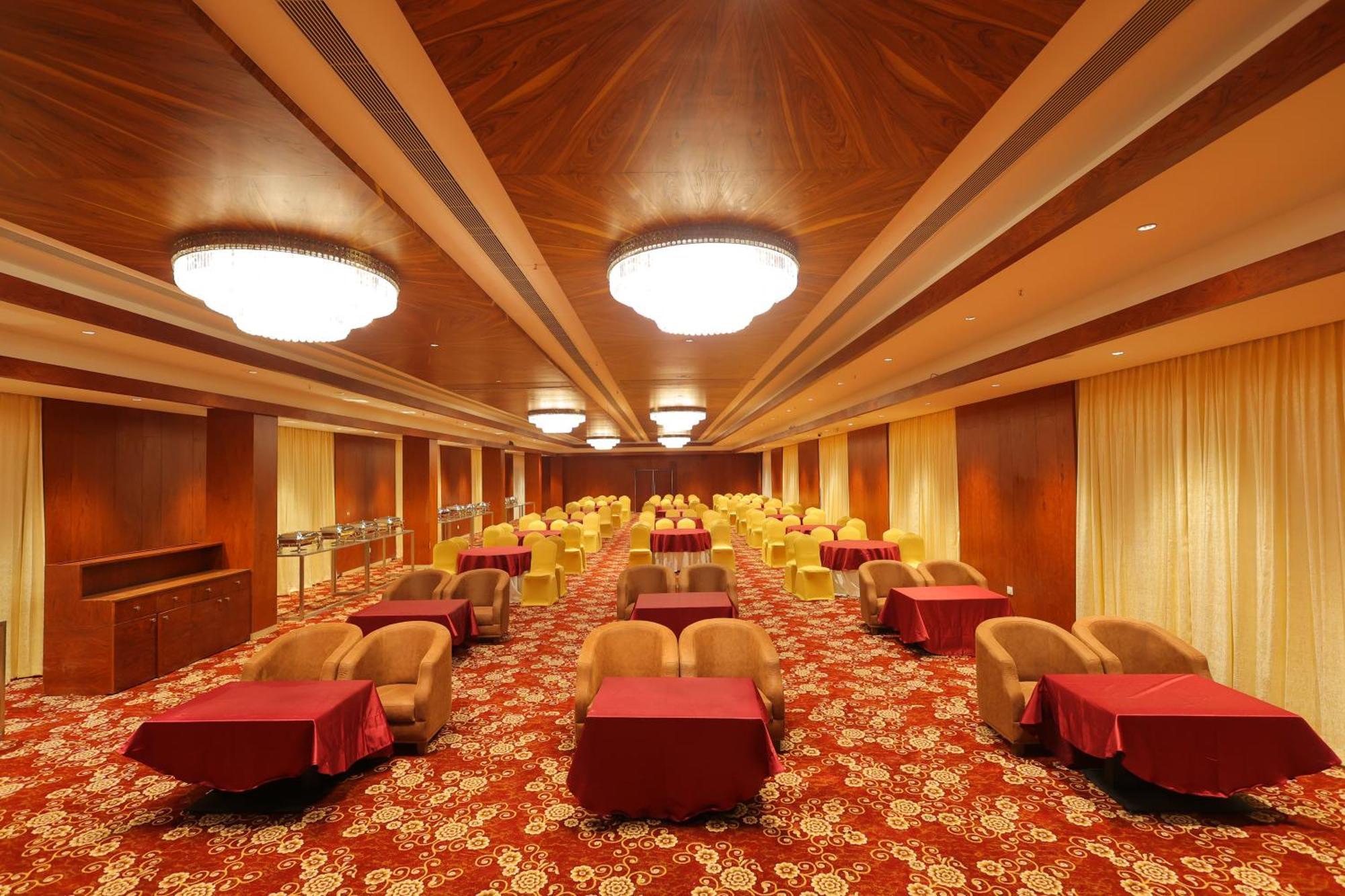 Icon Grand Hotel By Bhagini Bangalore Extérieur photo