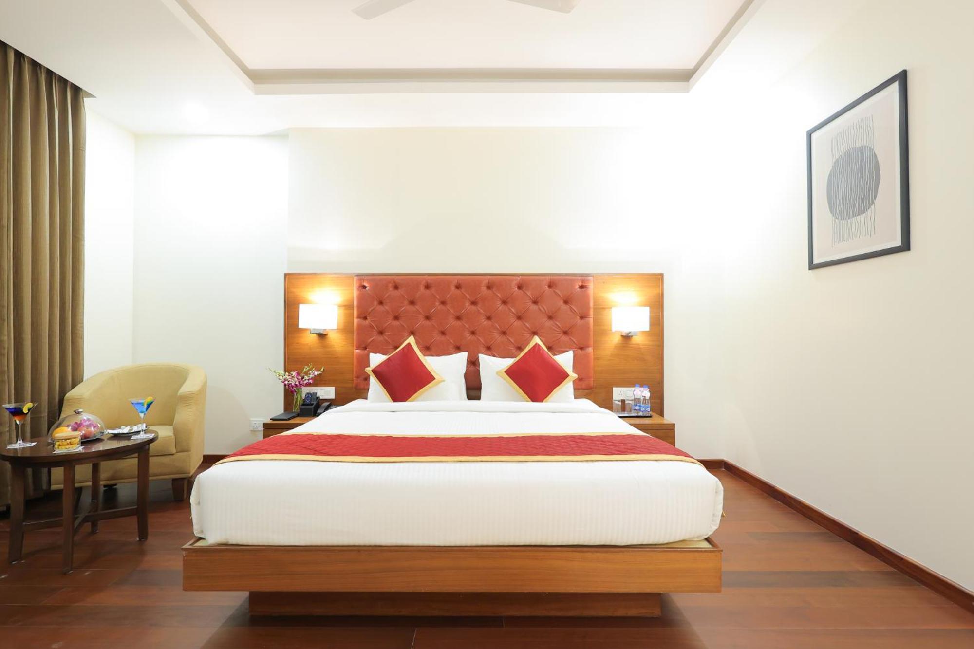 Icon Grand Hotel By Bhagini Bangalore Extérieur photo