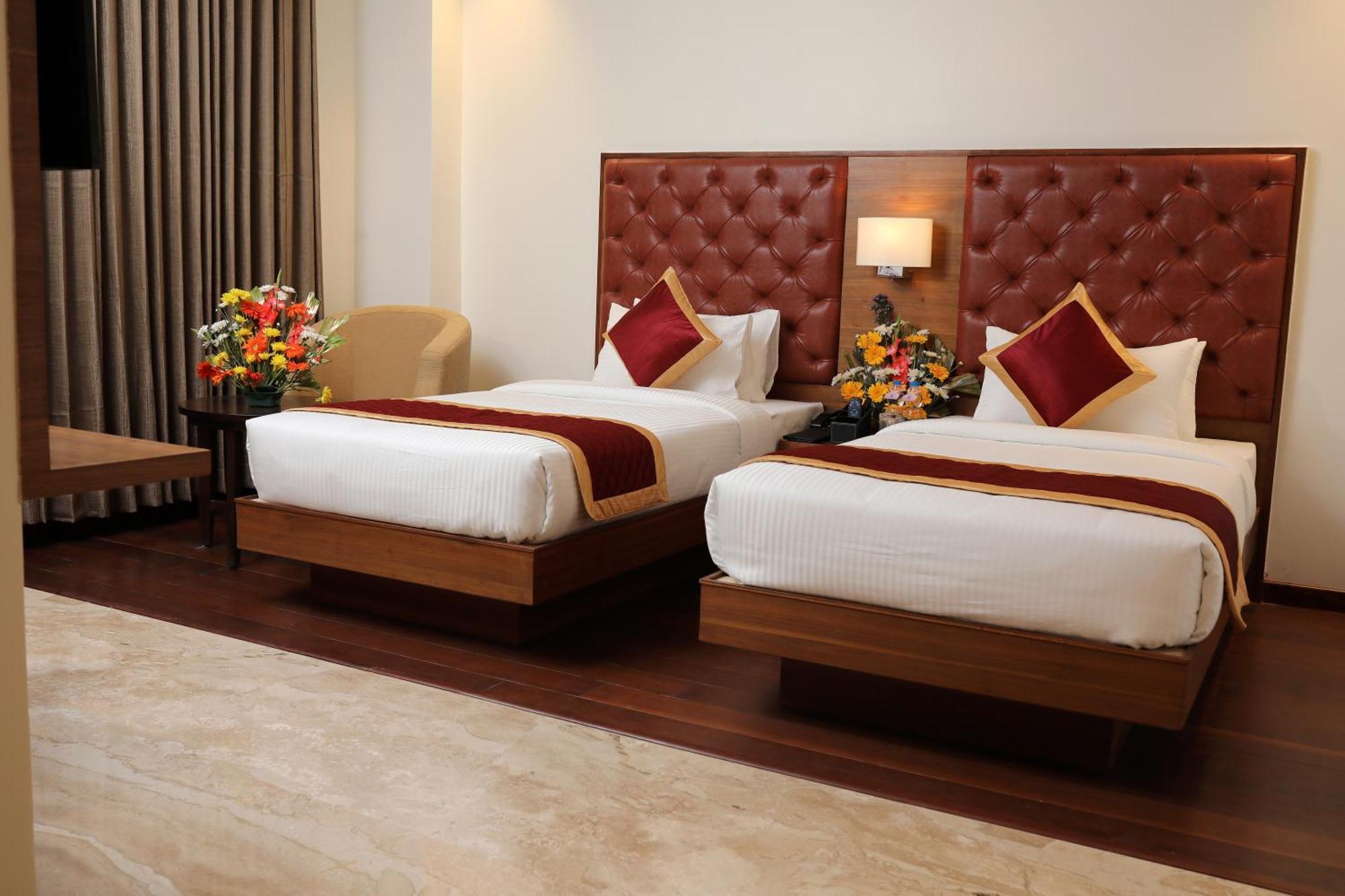 Icon Grand Hotel By Bhagini Bangalore Extérieur photo