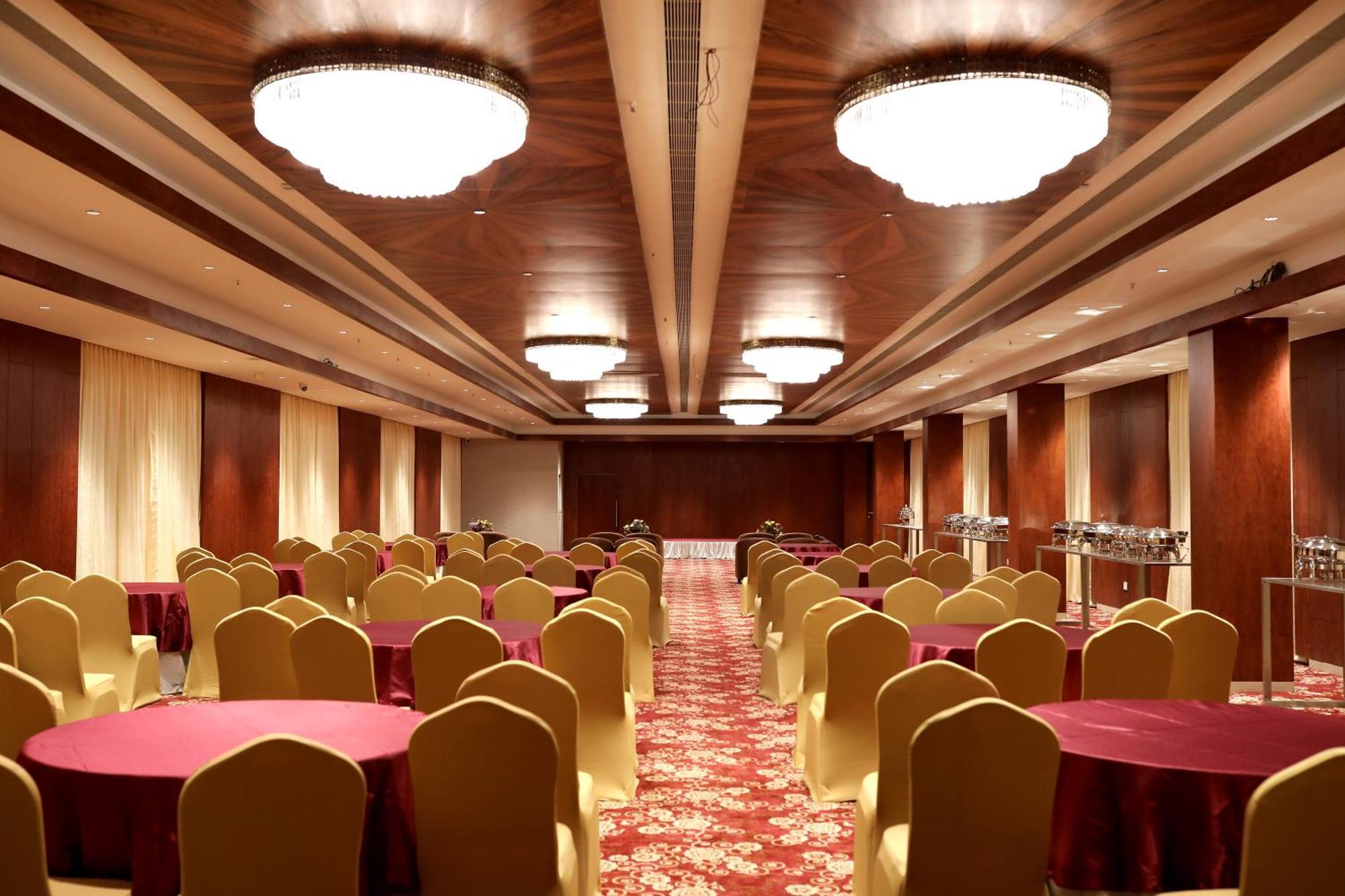 Icon Grand Hotel By Bhagini Bangalore Extérieur photo