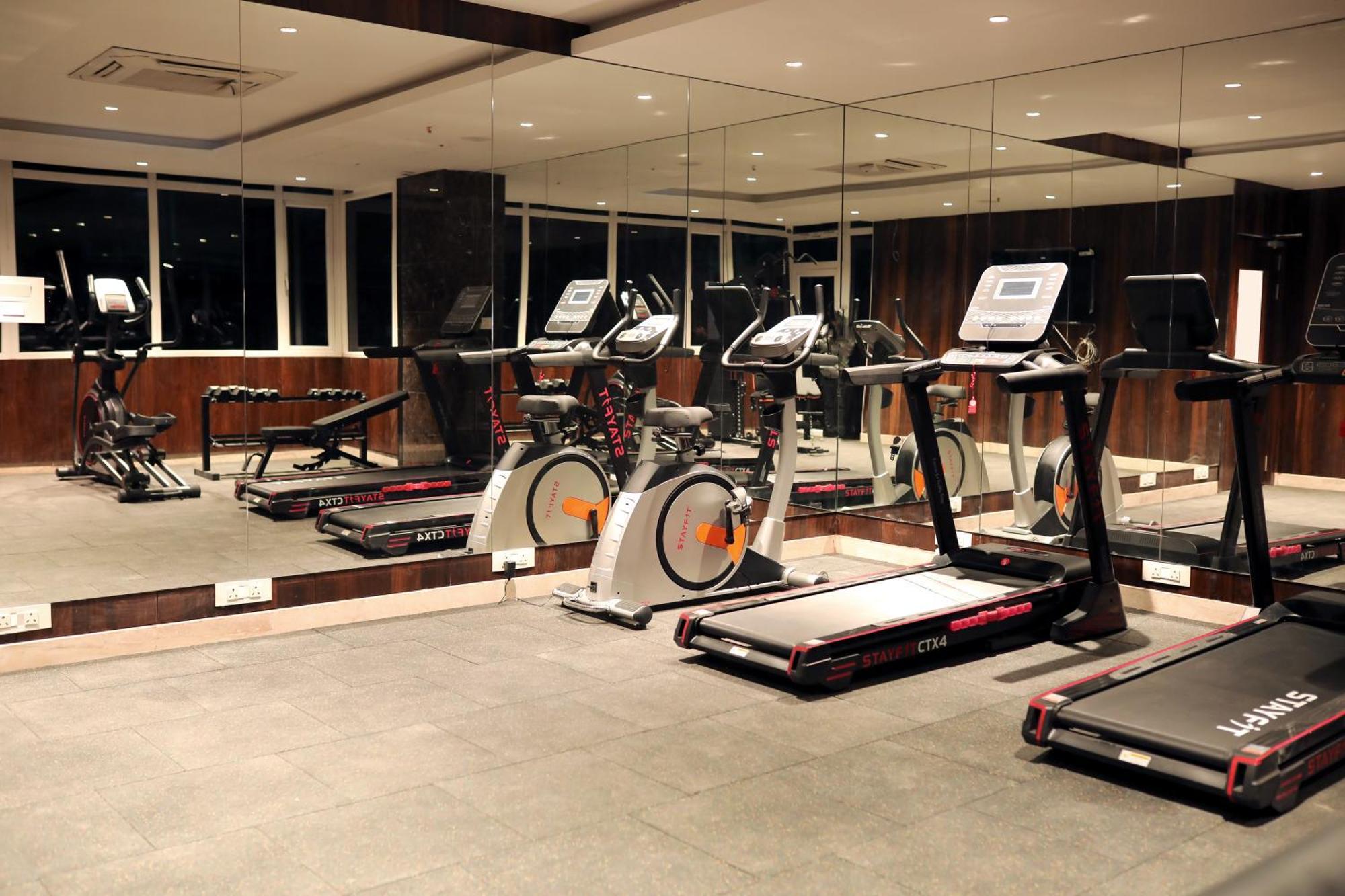Icon Grand Hotel By Bhagini Bangalore Extérieur photo