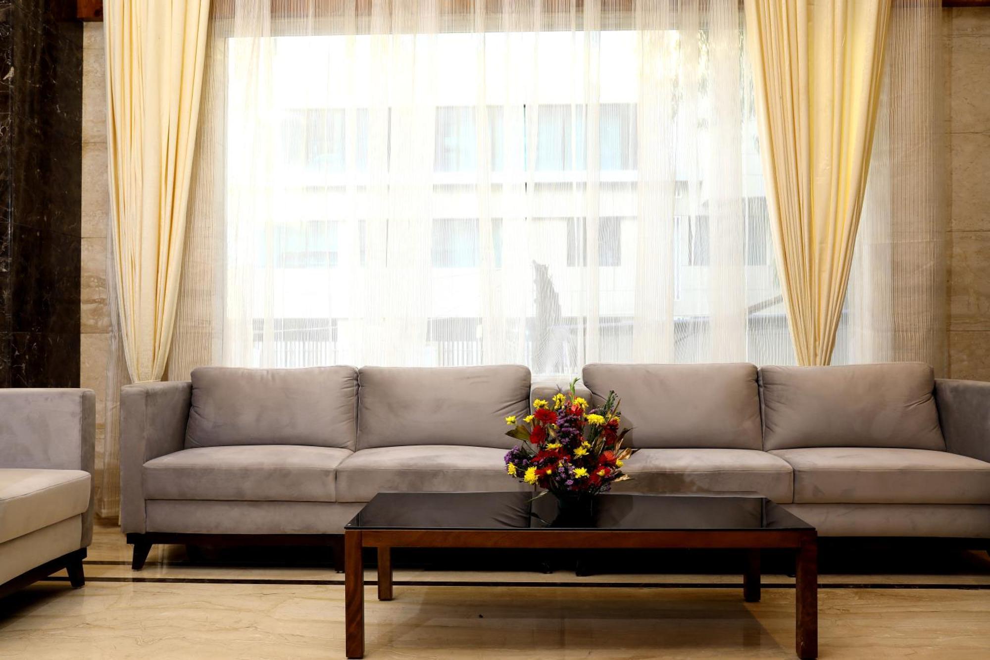 Icon Grand Hotel By Bhagini Bangalore Extérieur photo