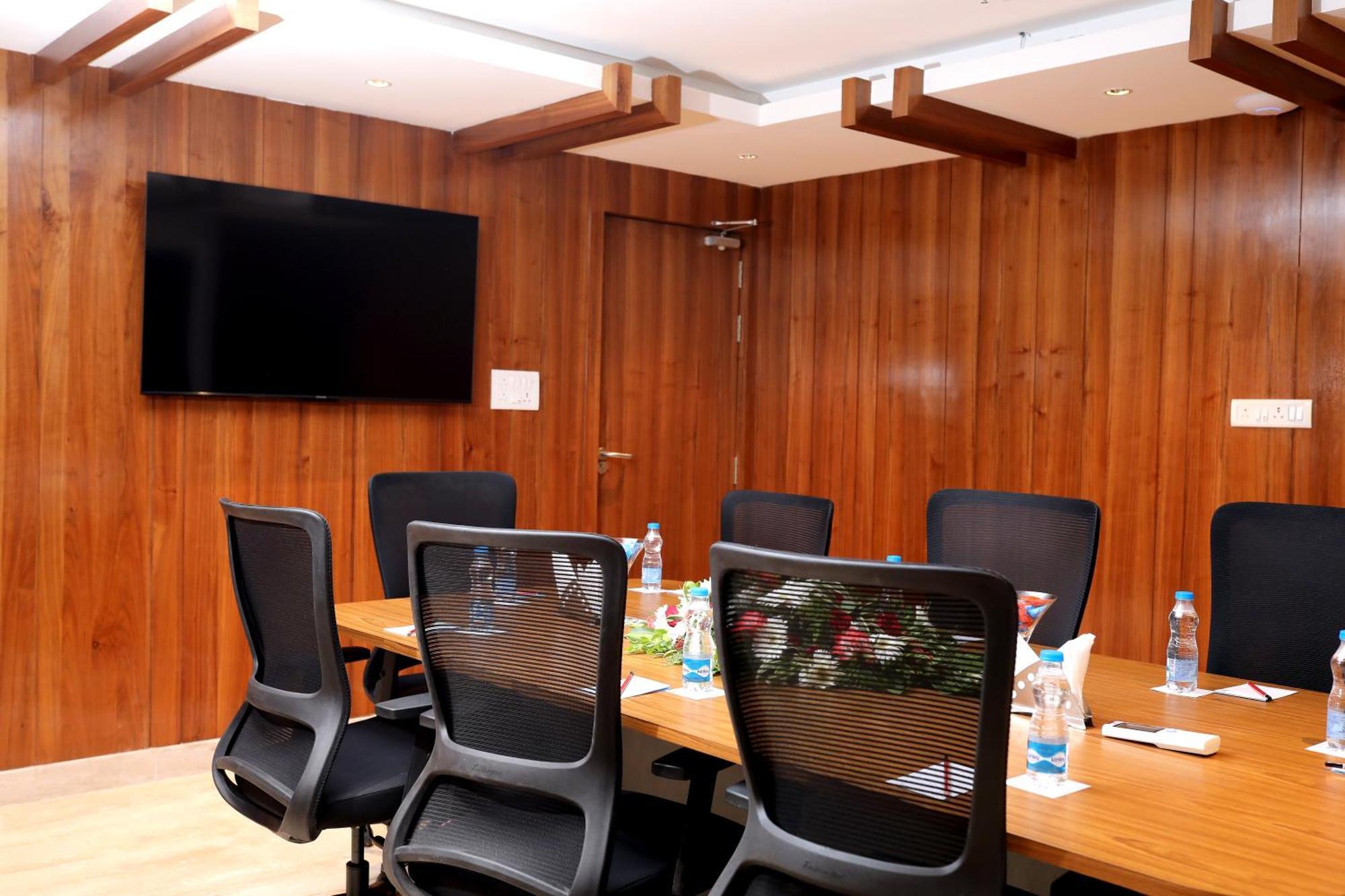 Icon Grand Hotel By Bhagini Bangalore Extérieur photo
