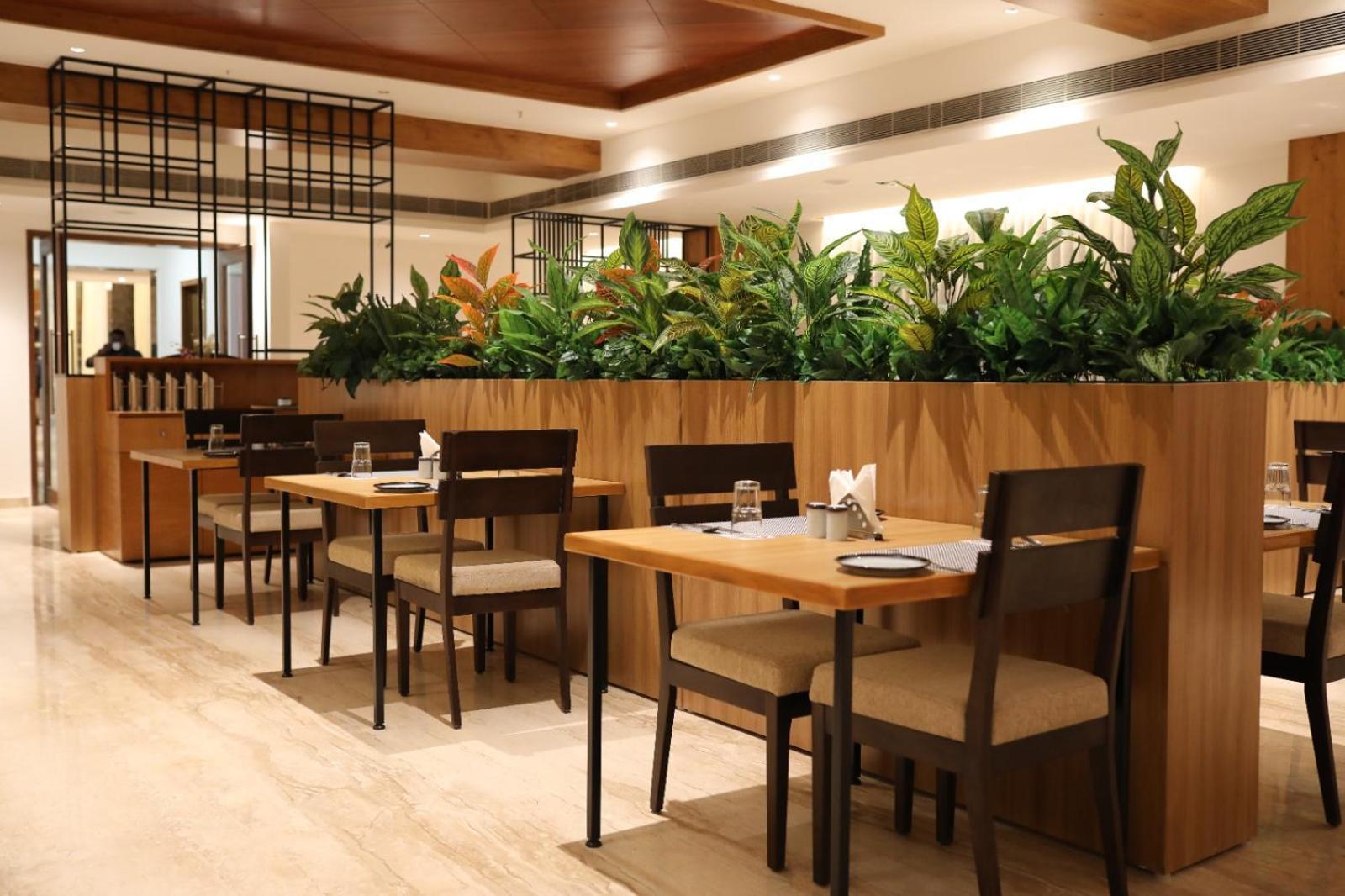 Icon Grand Hotel By Bhagini Bangalore Extérieur photo