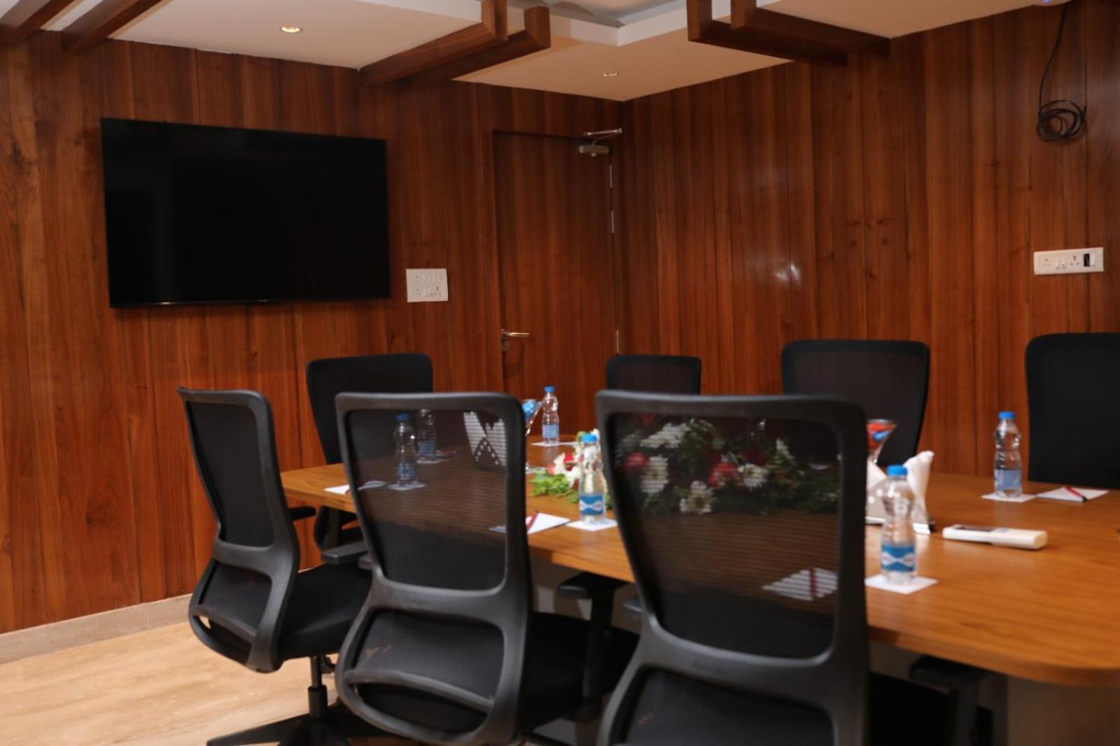 Icon Grand Hotel By Bhagini Bangalore Extérieur photo