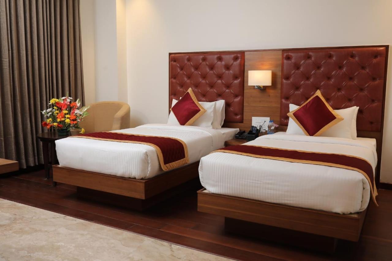 Icon Grand Hotel By Bhagini Bangalore Extérieur photo